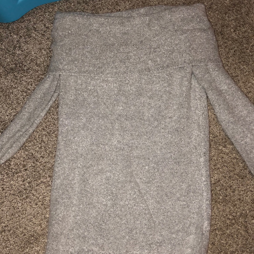 Off the shoulder maternity long sleeve